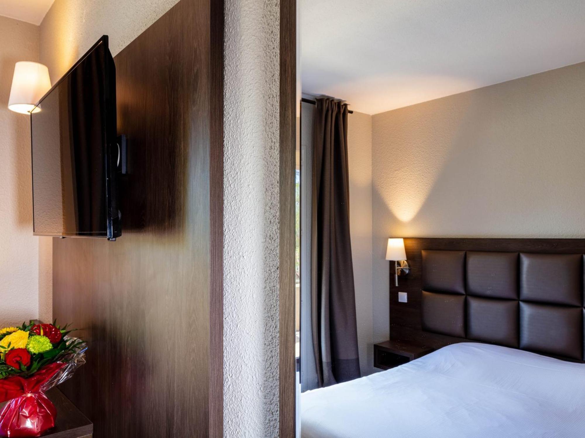 Logis Hotel Noemys Morgon Вілє-Моргон Номер фото